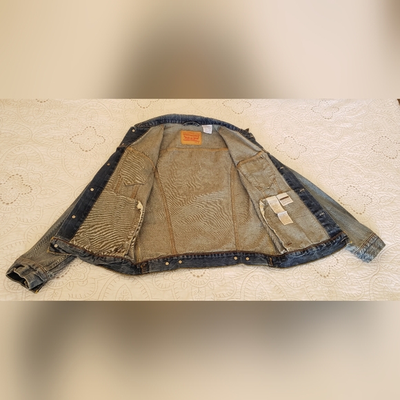 Levi's Denim / Jean Jacket - Picture 7 of 9
